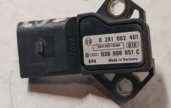 Volkswagen Golf IV Air pressure sensor 0281002401 038906051C 090109T1858A