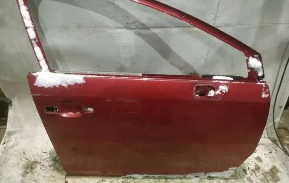 Citroen C4 I Front door RAUDONOS