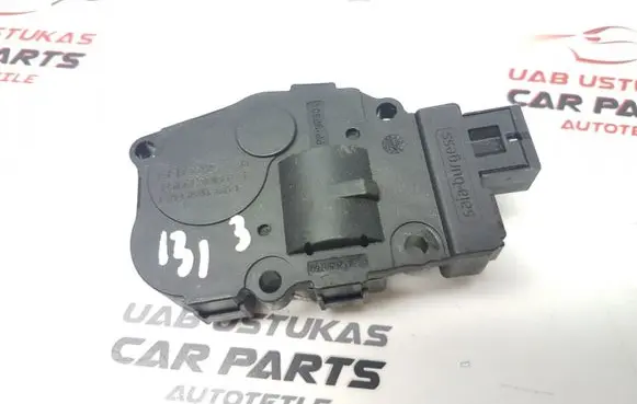 BMW 1 E81 E87 Air flap motor/actuator CZ113930