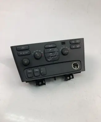 Volvo V70 Climate control unit 8691950