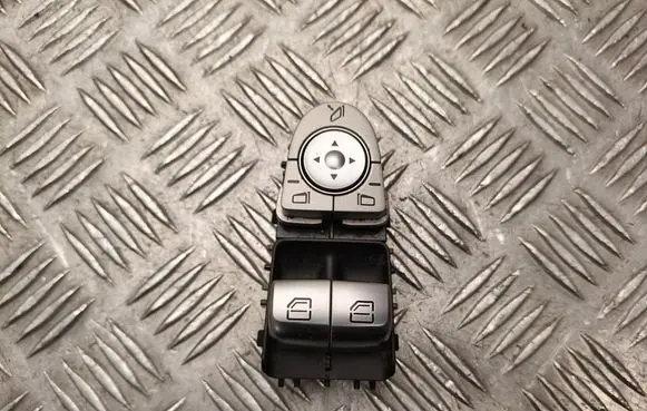 Mercedes-Benz Vito Viano W447 Electric window control switch A2059050302