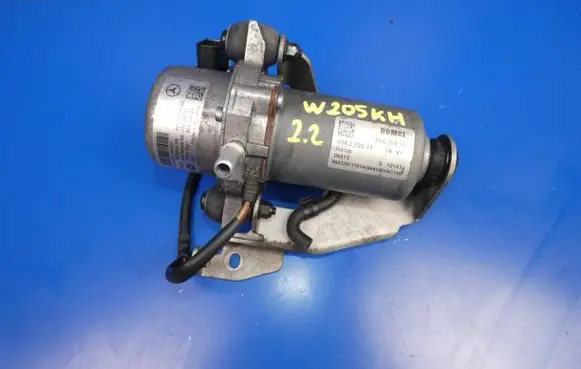 Mercedes-Benz C W205 Vacuum pump A0004304032 484370211 316190