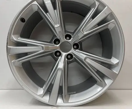Audi Q8 R21 alloy rim 4M8601025H
