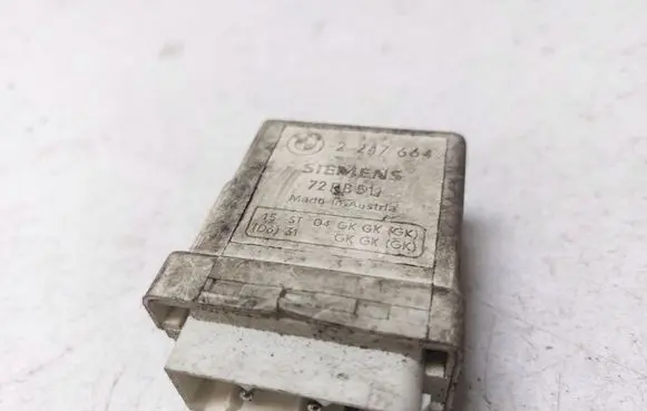 BMW 3 E46 Glow plug pre-heat relay 2247664