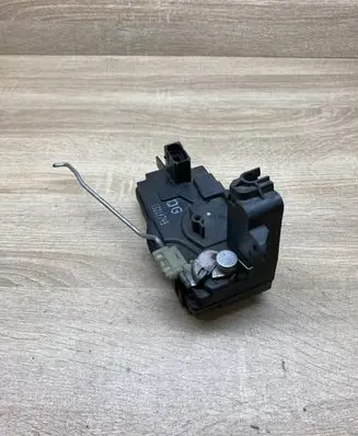 Opel Astra H Front door lock 13210749 4148209