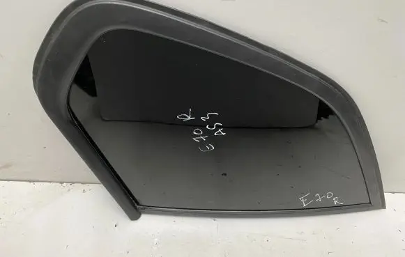 BMW X5 E70 Rear vent window glass 7207876