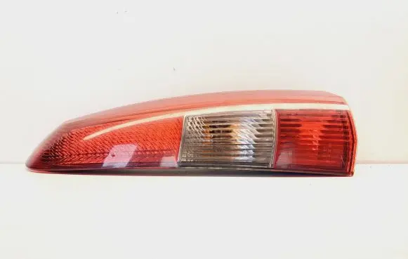 Volvo V70 Rear/tail lights 9154494