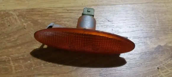 Ford Escort Front fender indicator light 95gg13k309aa
