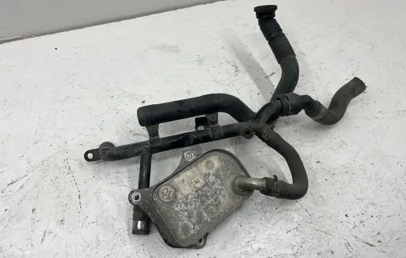 Audi A4 S4 B7 8E 8H Engine oil radiator 06B117021 172494710
