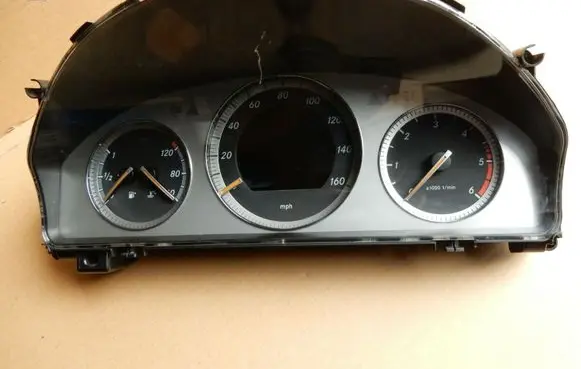 Mercedes-Benz C AMG W204 Speedometer (instrument cluster) A2045404948 MERCEDESBENZ 40555