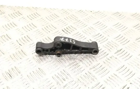 Ford Focus Engine mounting bracket 3S6E3C631BA