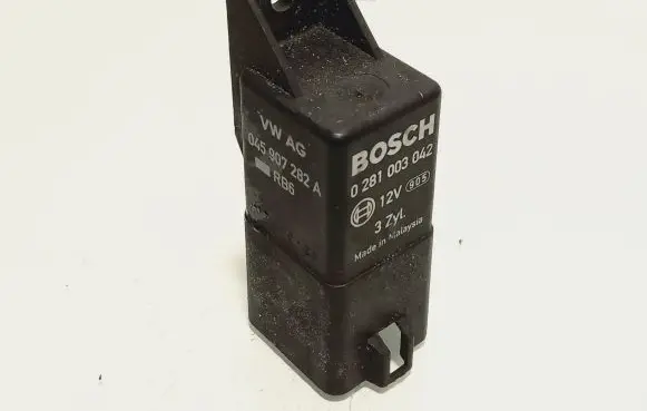 Volkswagen Polo IV 9N3 Glow plug pre-heat relay 045907282A 0281003042