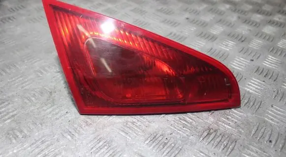 Mitsubishi Colt Tailgate rear/tail lights MN105623