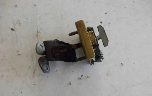 Peugeot 407 Front door check strap stopper 9181J0