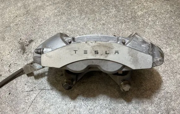 Tesla Model 3 Front brake caliper 104462100F CR321312H303290