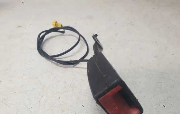 Mercedes-Benz C W204 Front seatbelt buckle A2048602369