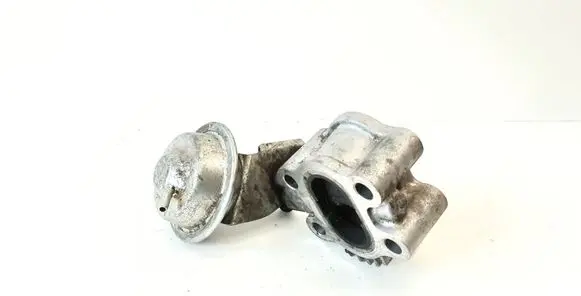 Toyota Avensis T250 Other engine bay part