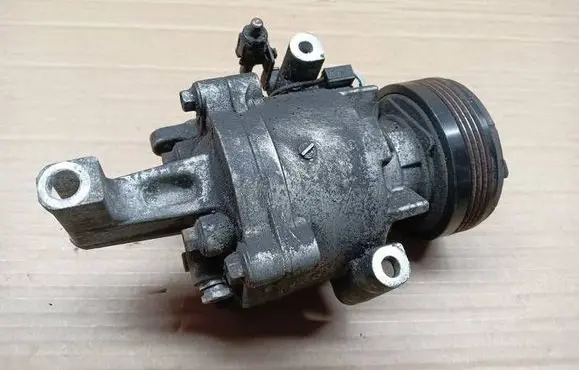 Suzuki Swift II Air conditioning (A/C) compressor (pump) 9520068LA0 0006648