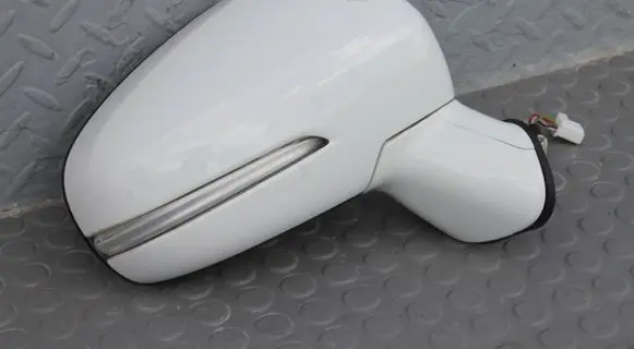 Suzuki SX4 S-Cross Front door electric wing mirror 84701-63T60 LUSTERKO-PRAWE 8470163T60