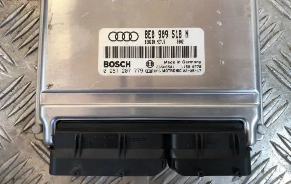 Audi A4 S4 B6 8E 8H Engine control unit/module 8E0909518N 26SA8501 0261207779