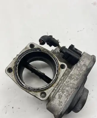 Opel Zafira B Throttle valve 8973762661