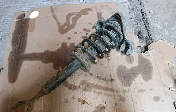 Volkswagen PASSAT B5.5 Front shock absorber with coil spring 3B0413031AB