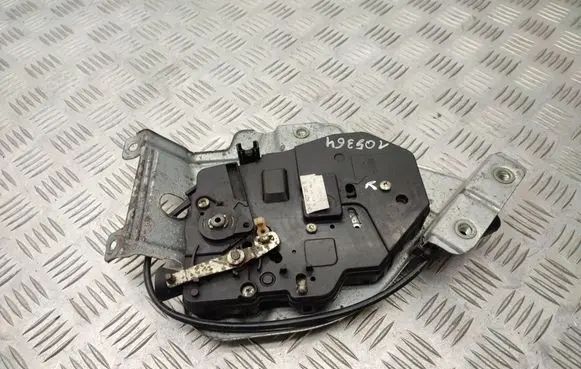 Volkswagen Touran I Loading door lock 2K0827201Q