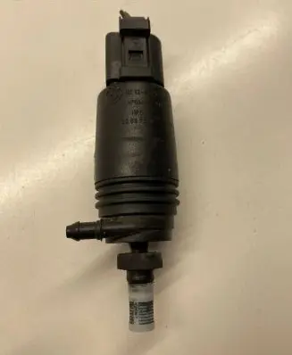 BMW 3 E92 E93 Headlight washer pump 23557610 8377612