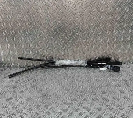 Mercedes-Benz C W206 Windshield/front glass wiper blade A2068202001 A2068202201