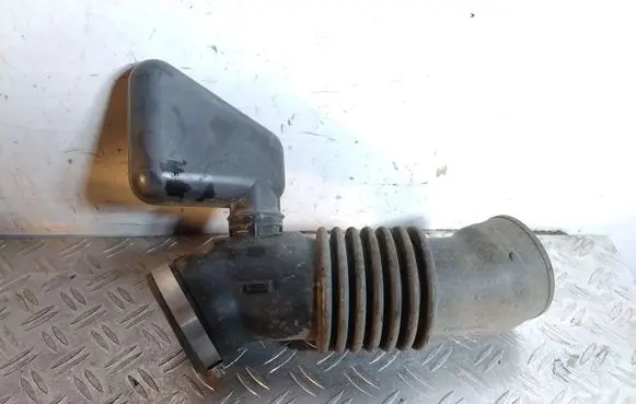 Subaru Forester SG Air intake duct part B031