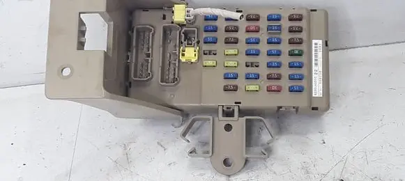 Subaru Legacy Fuse module 82201AG010