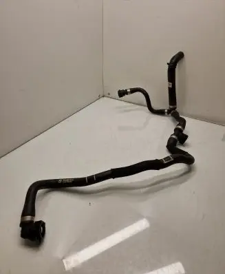 BMW 1 F40 Engine coolant pipe/hose 6832804