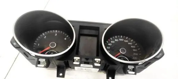 Volkswagen Golf VI Speedometer (instrument cluster) 5K0920862A