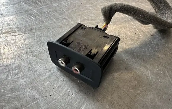 Renault Scenic III - Grand scenic III AUX in-socket connector 280230005R