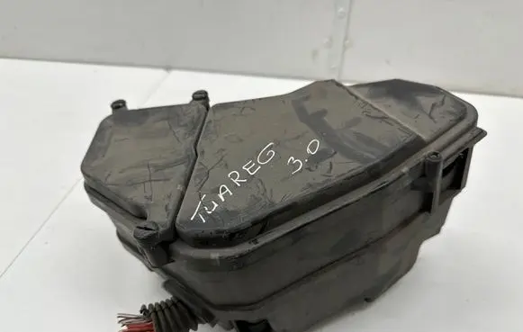 Volkswagen Touareg I Fuse box set