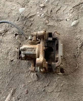 Volkswagen Golf VI Rear brake caliper W08471