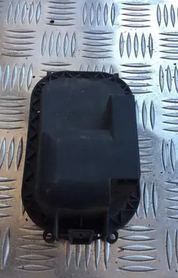 Headlight/headlamp dust cover