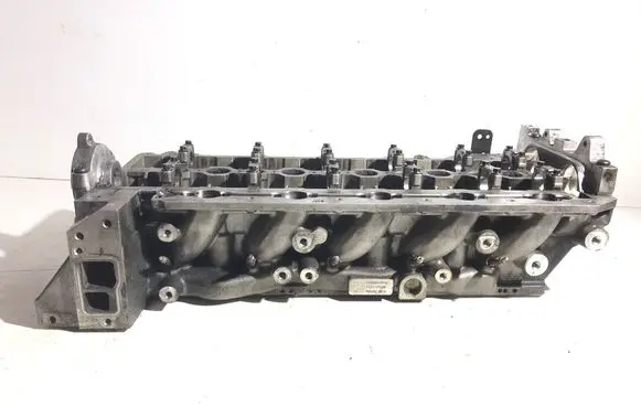 Volvo V50 Engine head P0008687844 S10149324 T08282
