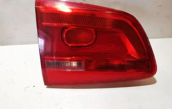 Volkswagen Touran II Tailgate rear/tail lights 1T0945093