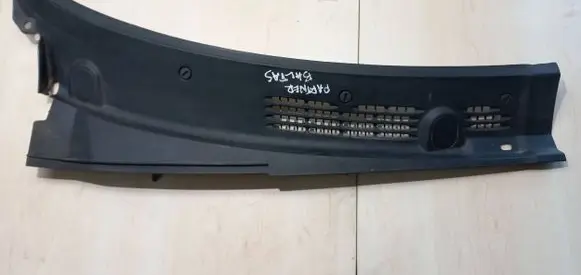 Peugeot Partner Wiper trim 9642405777
