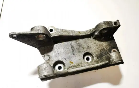 Peugeot 307 Engine mounting bracket 9636301380