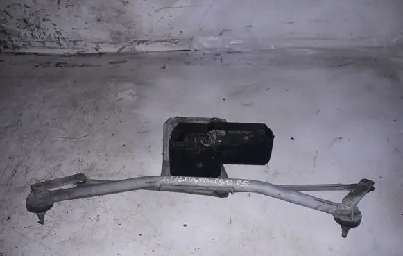 Ford Fiesta Front wiper linkage and motor 0390241306