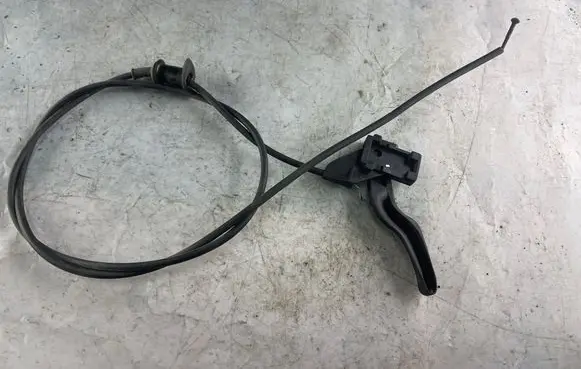 Engine bonnet (hood) release handle