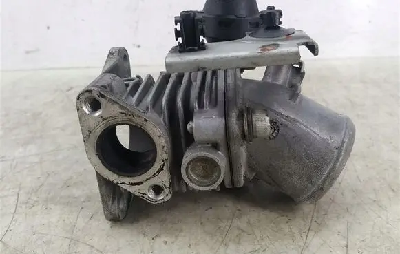 Alfa Romeo 156 Throttle body valve 46767695