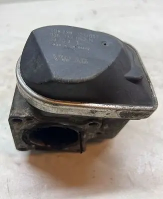 Volkswagen Golf IV Throttle valve 036133062N