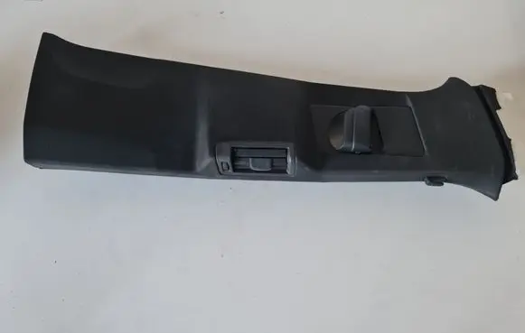 Volvo XC90 Seat belt trim 31651531