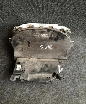 Toyota Yaris Speedometer (instrument cluster) 8380052510