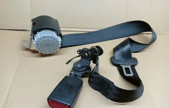 Audi A3 S3 8V Middle seatbelt (rear) 8V0857740 18102014