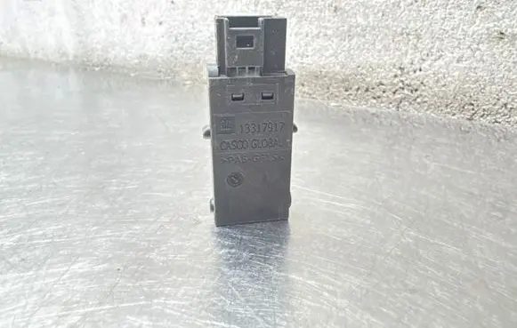 Opel Insignia A AUX in-socket connector 13317917