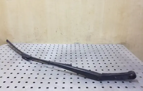 Hyundai ix35 Front wiper blade arm